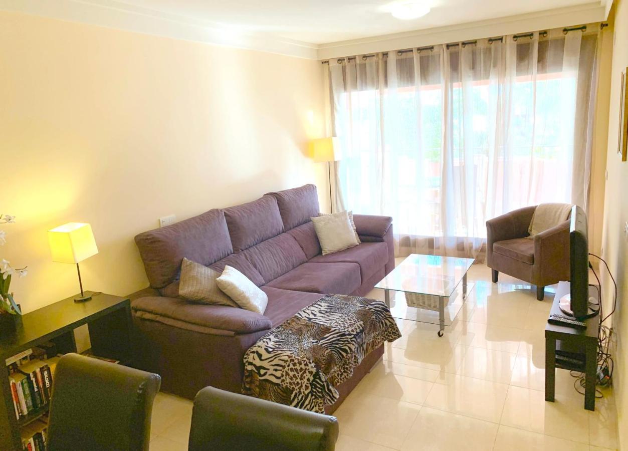 Salinas. Apartment For 4. Terrace/Parking/Pools/Gym/4Mins Beach Estepona Esterno foto