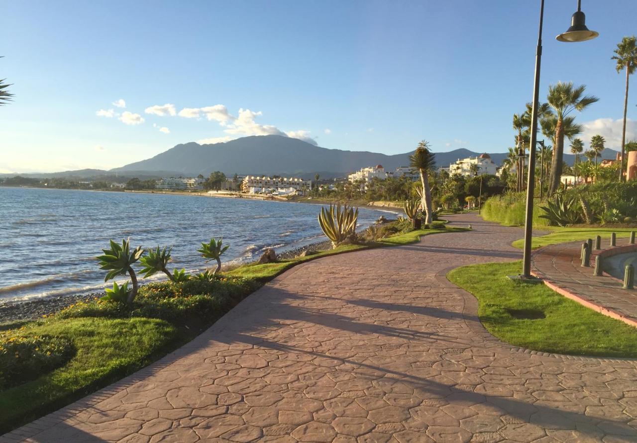 Salinas. Apartment For 4. Terrace/Parking/Pools/Gym/4Mins Beach Estepona Esterno foto