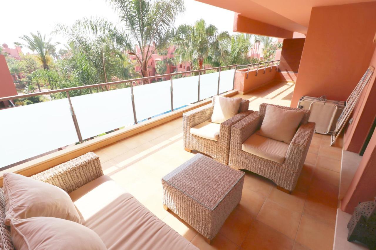 Salinas. Apartment For 4. Terrace/Parking/Pools/Gym/4Mins Beach Estepona Esterno foto