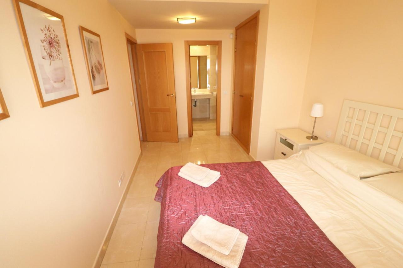 Salinas. Apartment For 4. Terrace/Parking/Pools/Gym/4Mins Beach Estepona Esterno foto
